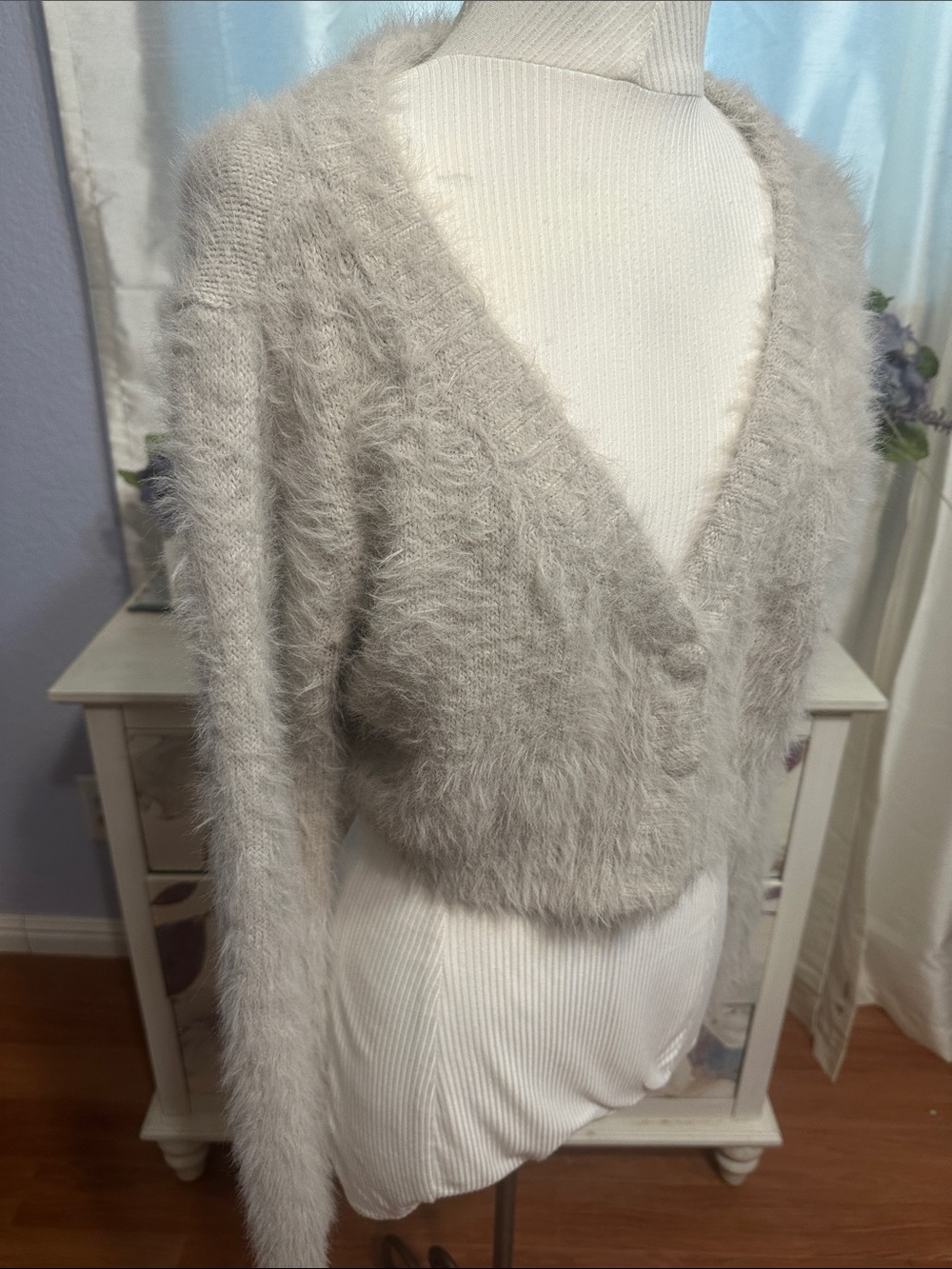 Crop Cardigan - Picture 2 of 7